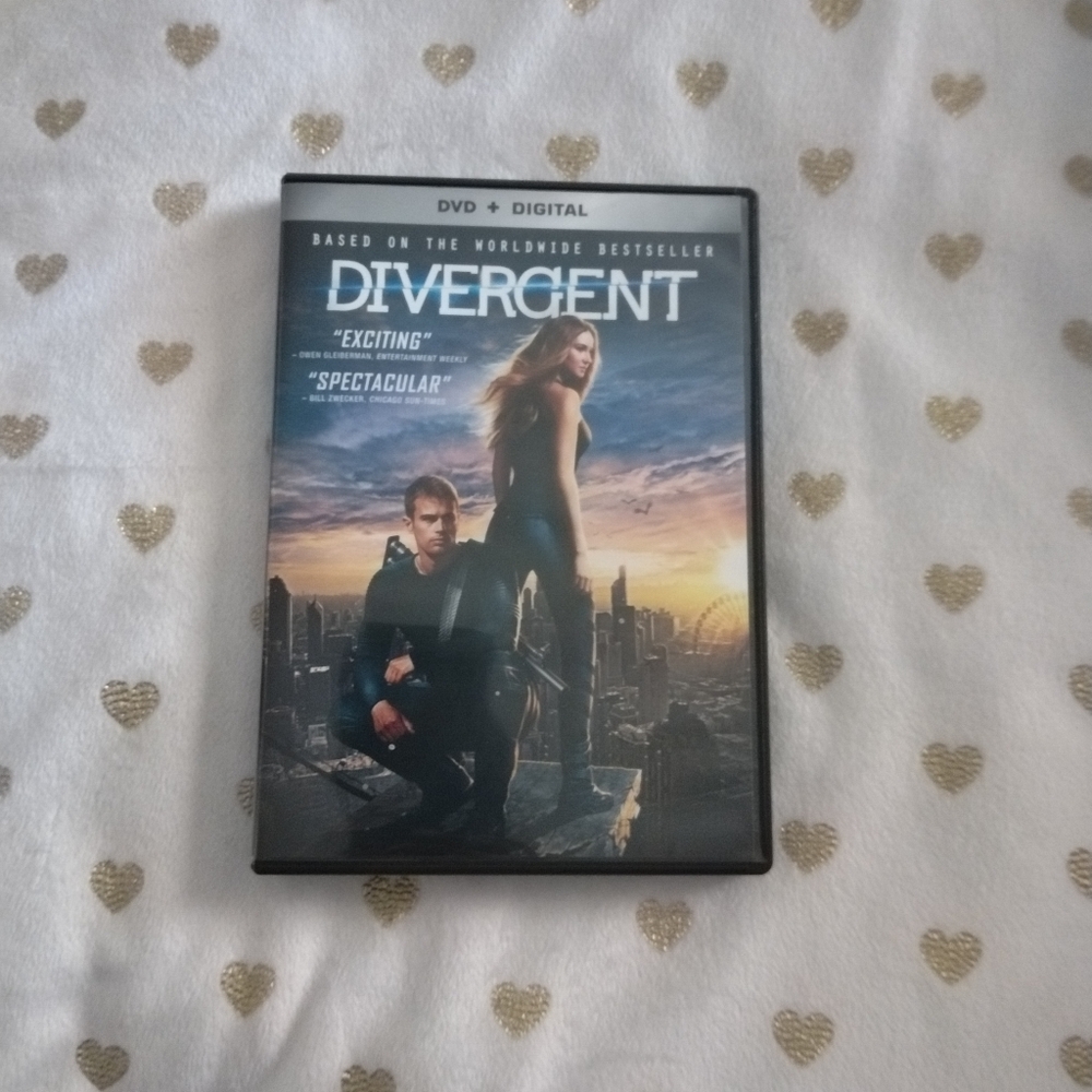 🎉S-HP🎉 📀📼 10/$25 Divergent DVD